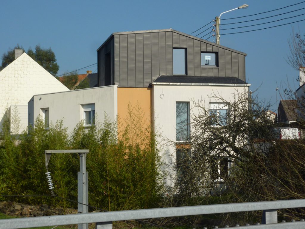 surélévation zinc maison Nantes