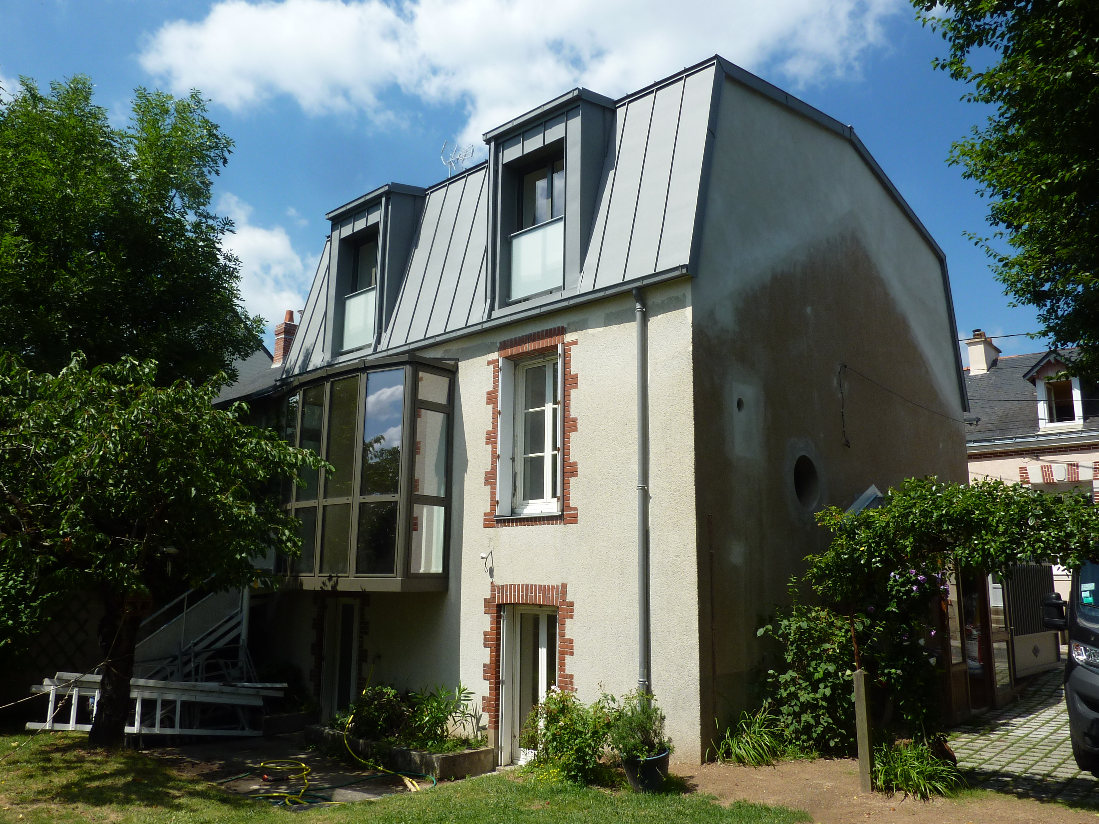 Surélévation et rénovation d’une maison ancienne à Nantes